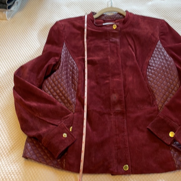 Isaac Mizrahi Live suede and quilted leather jacket with pockets.Burgundy color - Picture 6 of 11
